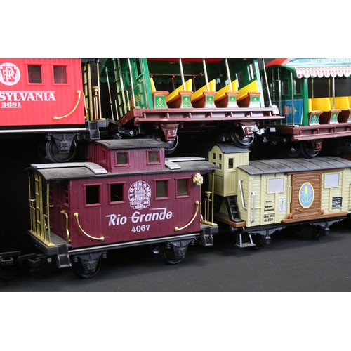 239 - Collection of G scale plastic model railway mainly featuring Scientific Toys to include locomotives ... 