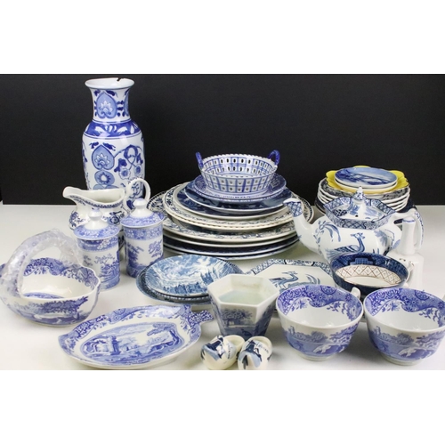 105 - Collection of mixed blue & white ceramics to include Spode Italian, Spode Blue Room Collection, Dutc... 