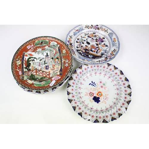 108 - Group of mostly 19th century dinner plates to include Masons Ironstone and Davenport examples, toget... 