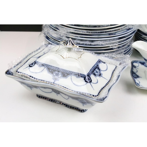 91 - 19th Century Victorian Napier blue and white dinner service including 5 graduated serving platters h... 