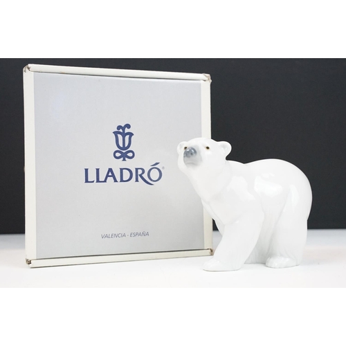 35 - Seven boxed Lladro figurines to include 5712 Sleepy Kitten, 5010 Coiffure Girl With Straw Hat, 4538 ... 