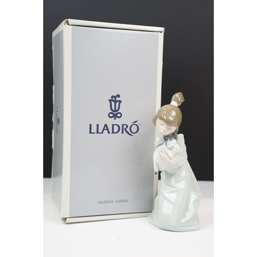 35 - Seven boxed Lladro figurines to include 5712 Sleepy Kitten, 5010 Coiffure Girl With Straw Hat, 4538 ... 