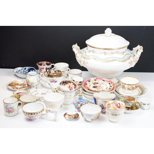 46 - Collection of mainly 19th century ceramics to include Royal Crown Derby, 19th century Samson style t... 