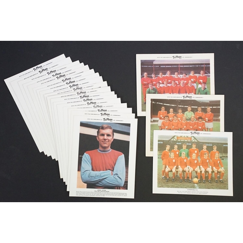 Football Memorabilia - 22 Typhoo Tea cards to include Manchester United ...