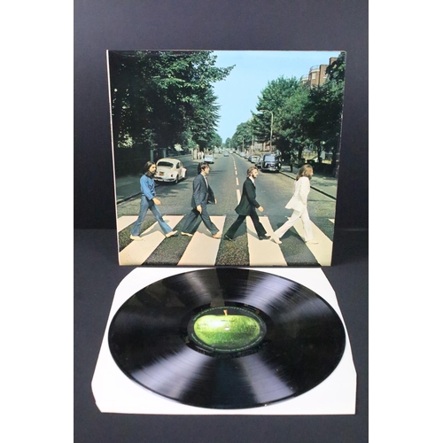 433 - Vinyl - 3 The Beatles LPs to include Abbey Road (Apple PCS 7088, UK misaligned apple, no Her Majesty... 