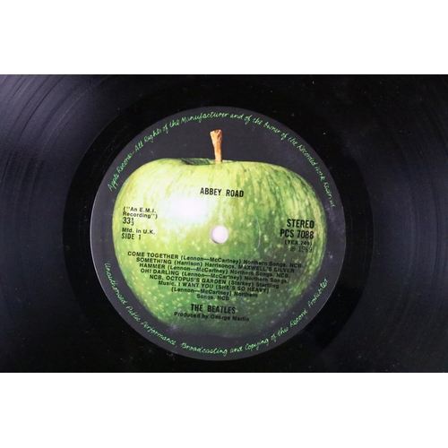 433 - Vinyl - 3 The Beatles LPs to include Abbey Road (Apple PCS 7088, UK misaligned apple, no Her Majesty... 