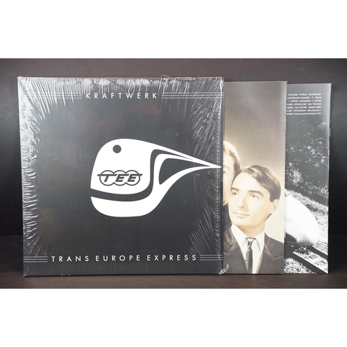 539 - Vinyl - 6 Kraftwerk LPs to include The Man Machine, Soest Live pic disc (sealed), Live At Tribal Gat... 