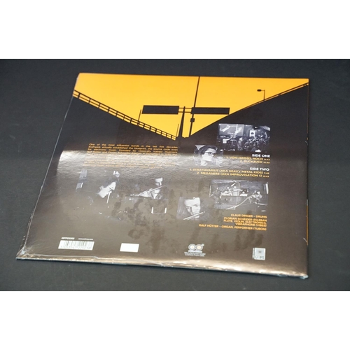 539 - Vinyl - 6 Kraftwerk LPs to include The Man Machine, Soest Live pic disc (sealed), Live At Tribal Gat... 