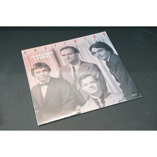 539 - Vinyl - 6 Kraftwerk LPs to include The Man Machine, Soest Live pic disc (sealed), Live At Tribal Gat... 