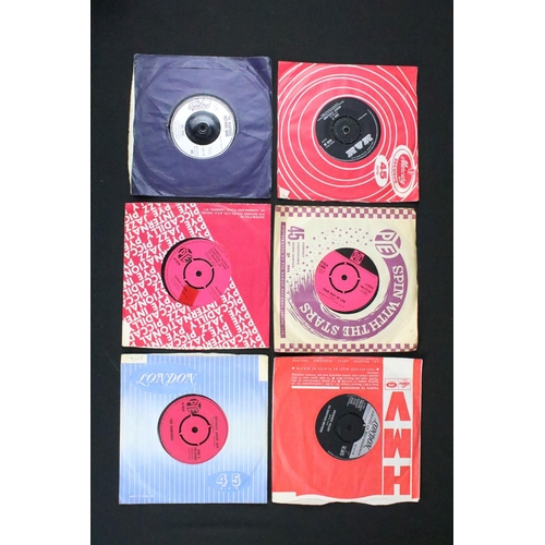 550 - Vinyl - 39 1960’s Beat / Mod / Pop 7” singles to include: The Beatles x 4 (including one EP), The An... 