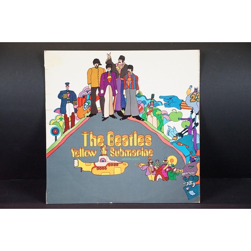 6 - Vinyl - The Beatles Yellow Submarine LP on Apple PCS7070. Original UK first stereo pressing with red... 