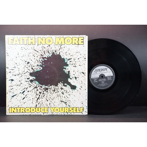 87 - Vinyl - 5 albums by Faith No More to include: Sol Invictus (2015 with gatefold sleeve and gold inner... 