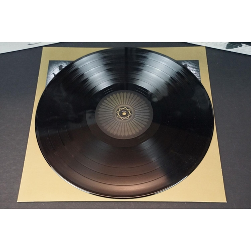 87 - Vinyl - 5 albums by Faith No More to include: Sol Invictus (2015 with gatefold sleeve and gold inner... 