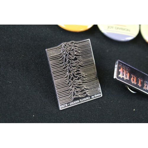 1530 - Memorabilia - 16 Joy Division badges including 3 metal badges