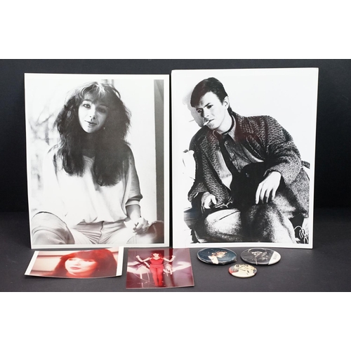 1557 - Memorabilia - 7 items of David Bowie / Kate Bush memorabilia to include David Bowie 1977 press photo... 