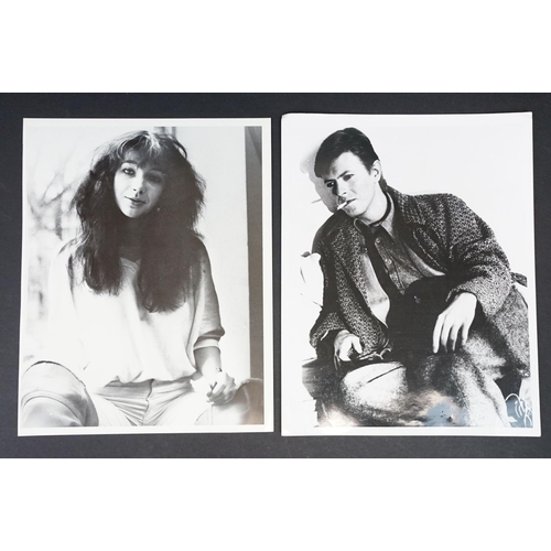 1557 - Memorabilia - 7 items of David Bowie / Kate Bush memorabilia to include David Bowie 1977 press photo... 