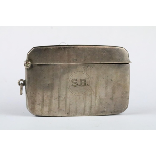 189 - A selection of fully hallmarked sterling silver items to include a cigarette case, cherrot case and ... 