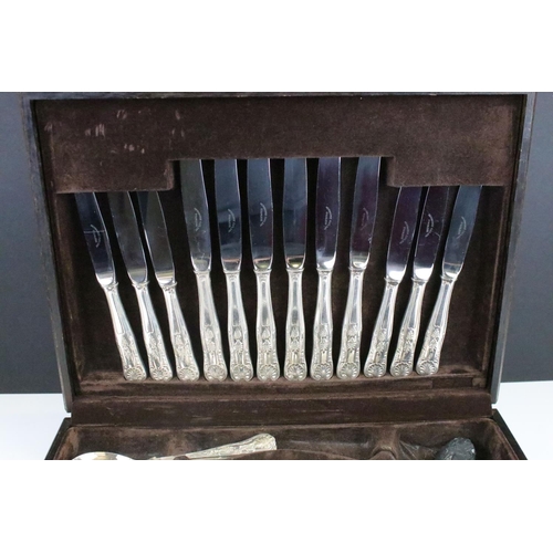 196 - A canteen of silver plated cutlery together with a cased fish knife set.