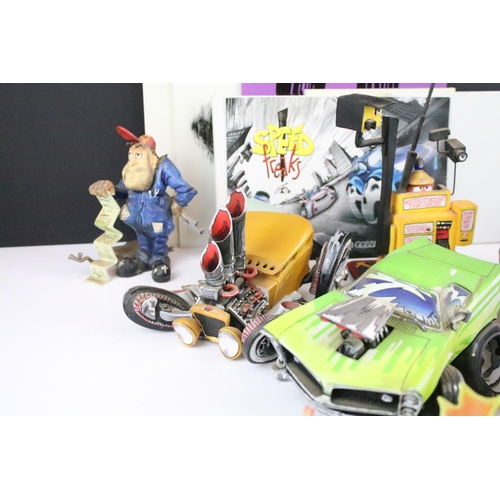 204 - 11 Country Artists Speed Freaks ceramic models to include 6 x vehicles and 5 x character figures, pl... 