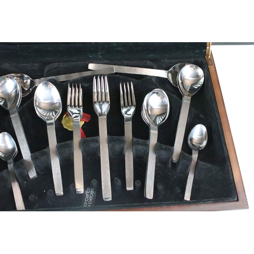 210 - A Viners silver plated 44 piece canteen of cutlery