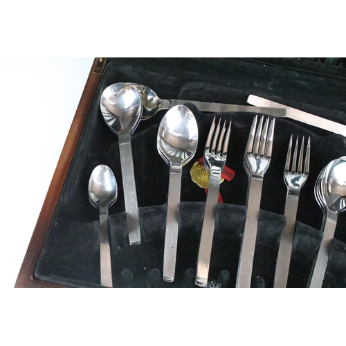 210 - A Viners silver plated 44 piece canteen of cutlery