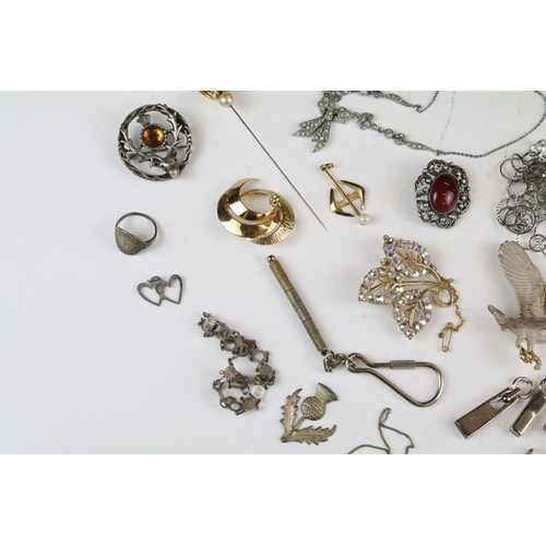 228 - Collection of vintage & contemporary costume jewellery and collectables to include vintage hat pins,... 