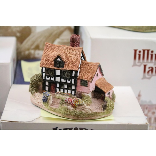 59 - 22 Boxed Lilliput Lane models to include Queen of Windermere (L2458 - with deeds), Oak Cottage, Cotm... 