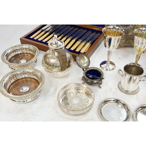 283 - A collection of mixed silver and silver plate to include cased cutlery, bottle coasters, goblets, di... 