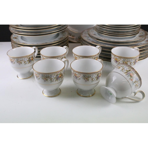 321 - Noritake Ireland 'Harvesting' pattern dinner set to include dinner plates, lunch plates, bowls, teac... 