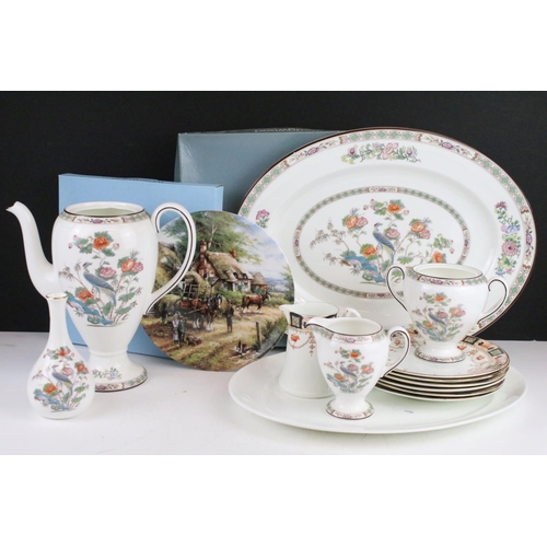 100 - Wedgwood 'Kutani Crane' dinnerware, tea ware & ceramics (teapot, vases, platter, cruet, etc), togeth... 