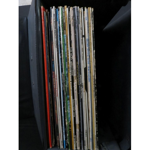 225 - Vinyl - 31 Soul / Funk LPs and 7 12