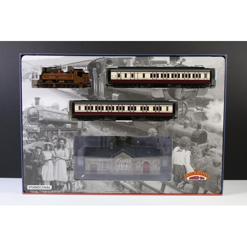 1 - Boxed Bachmann OO gauge Special Collectors Edition 30575 The Railway Children set, complete