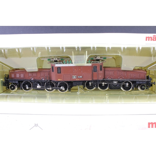 18 - Three boxed Marklin HO gauge locomotives to include 3352 Serie Ce 6/8. 3125 & 3093