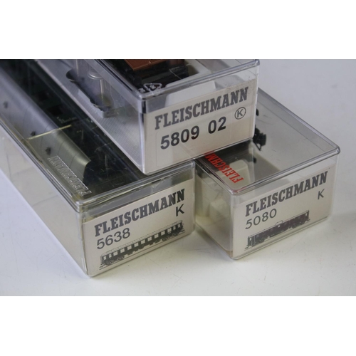 24 - 18 Cased Fleischmann HO gauge items of rolling stock to include 5080, 5638, 5079, 507305, 542607, 52... 