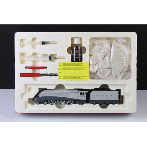 27 - Boxed Hornby OO gauge Live Steam Silver Link LNER 4-6-2 Class A4 steam powered locomotive, complete ... 