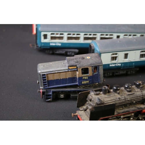 35 - Quantity of OO gauge model railway to include 4 x boxed Lima items of rolling stock, 7 x locomotives... 