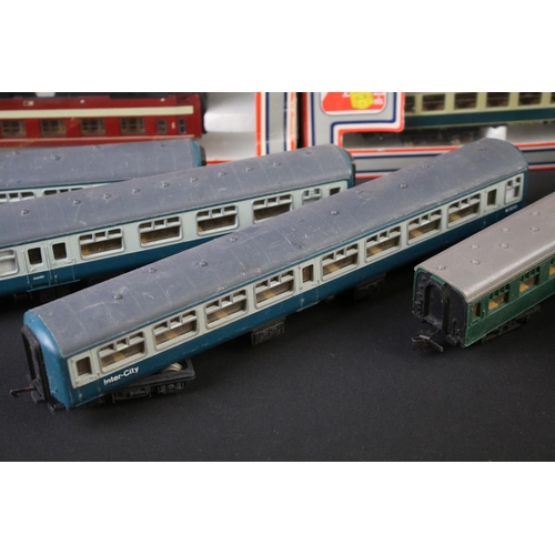 35 - Quantity of OO gauge model railway to include 4 x boxed Lima items of rolling stock, 7 x locomotives... 