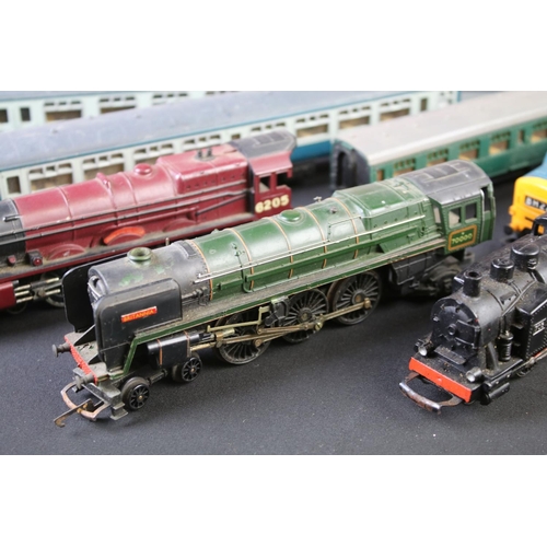 35 - Quantity of OO gauge model railway to include 4 x boxed Lima items of rolling stock, 7 x locomotives... 