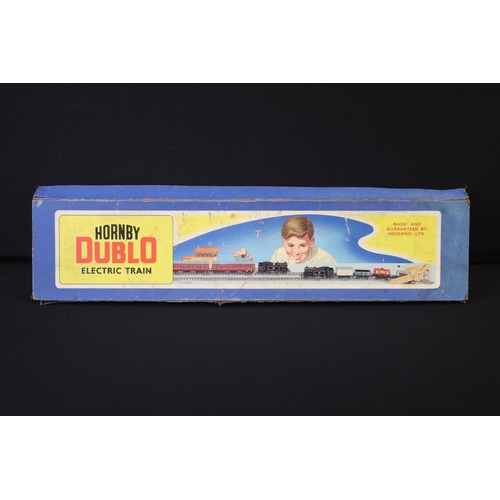 38 - Collection of Hornby Dublo model railway to include boxed G25 LMR 2-9-0 Freight Train set with locom... 