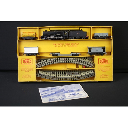 38 - Collection of Hornby Dublo model railway to include boxed G25 LMR 2-9-0 Freight Train set with locom... 