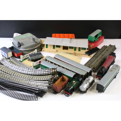 46 - Collection of Hornby Dublo and Hornby OO gauge model railway to include Duchess of Sutherland locomo... 