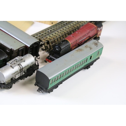 46 - Collection of Hornby Dublo and Hornby OO gauge model railway to include Duchess of Sutherland locomo... 