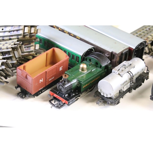 46 - Collection of Hornby Dublo and Hornby OO gauge model railway to include Duchess of Sutherland locomo... 