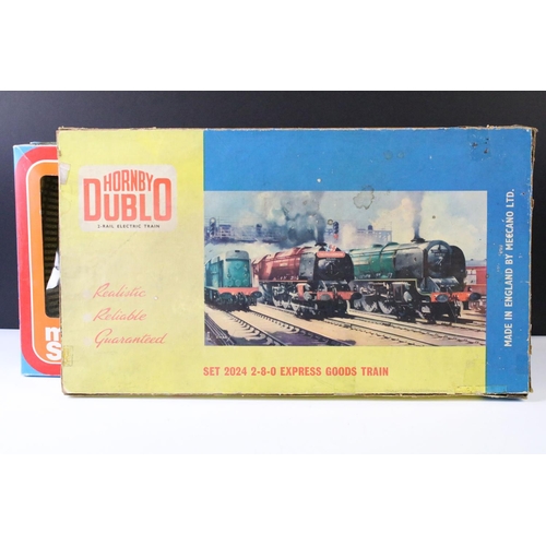 47 - Two boxed model rail sets to include Hornby Dublo Set 2024 2-8-0 Express Goods Train, complete with ... 