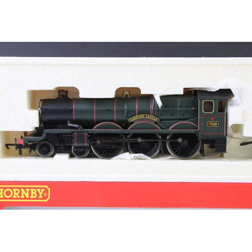 5 - Five boxed Hornby OO gauge locomotives to include R3005 BR 28XX 2845 weathered, R2551 BR 4-6-0 Castl... 