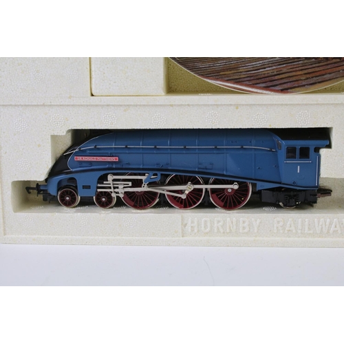 6 - Two boxed Hornby OO gauge locomotive sets to include R649 LNER 4-6-2 Sir Ronald Matthews Class A4 Ti... 