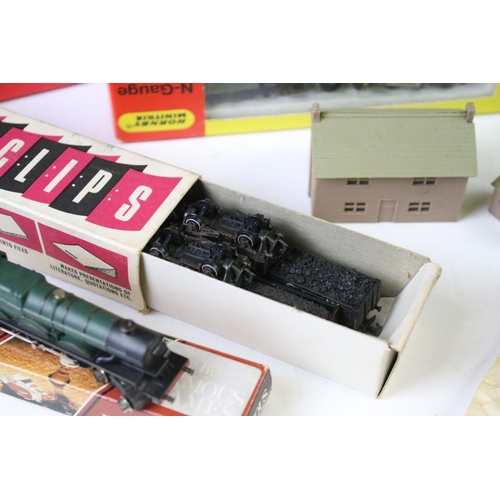 63 - Collection of N gauge model railway to include 5 x boxed/cased locomotives featuring 2 x Hornby Mini... 