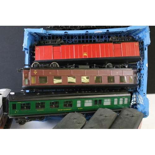 76 - Collection of kit built O gauge model railway to include 0-8-4 locomotive in black and 9 x items of ... 