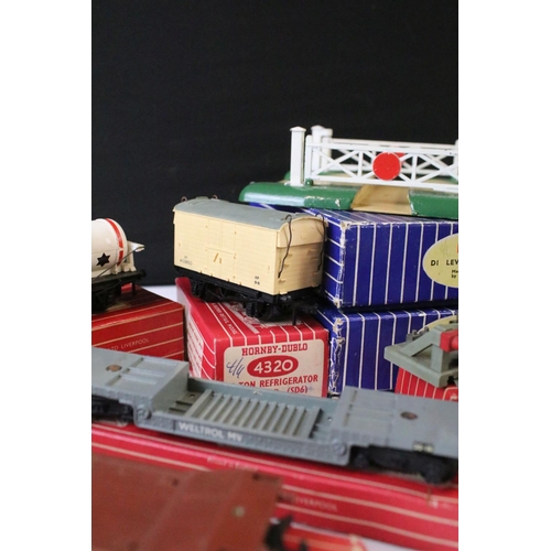 77 - 11 Boxed Hornby Dublo accessories to include 2 x D1 Level Crossing, 7 x items of rolling stock featu... 