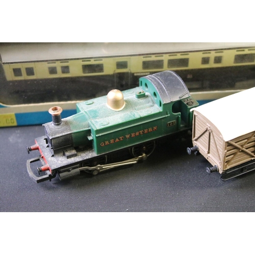 78 - Quantity of OO gauge model railway to include boxed Palitoy Mainline 37058 0-6-0 2251 Class Collett ... 